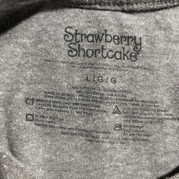 Strawberry Shortcake Kawaii Cat Graphic Shirt Gray Cartoon Tee Size Large Jrs - Picture 5 of 6